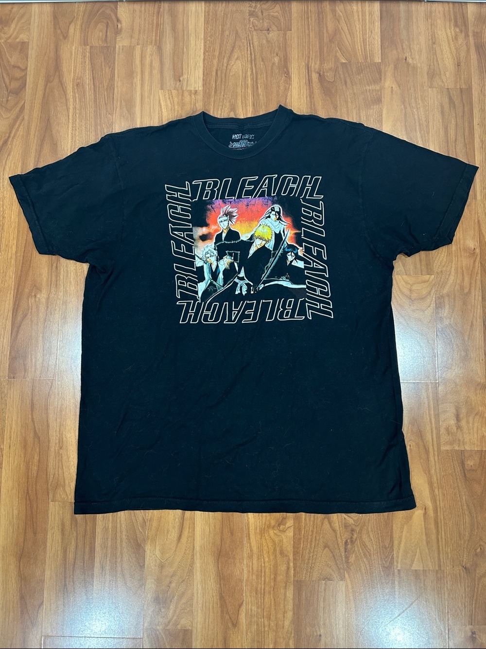 Hot Topic Black Bleach Anime Graphic Short-Sleeve Tee